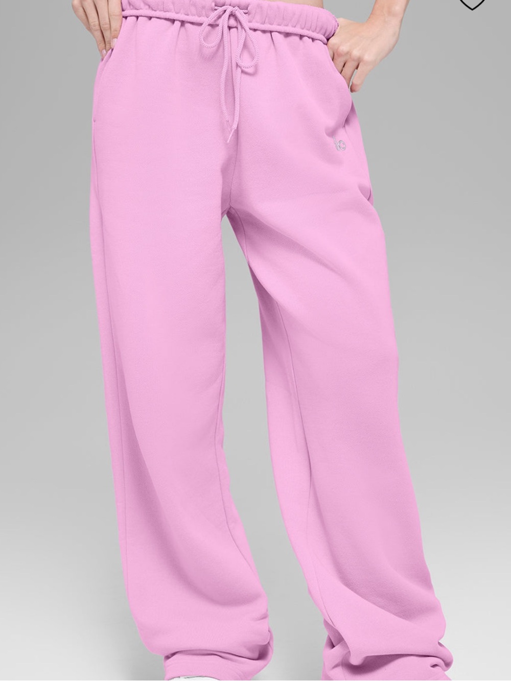 *SET* NWT Alo Accolade Set in Candy Heart Pink ๐ - Picture 3 of 9